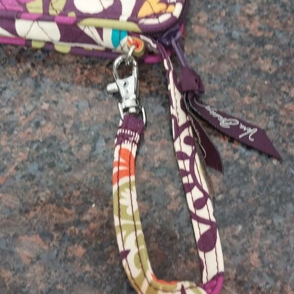 Vera Bradley  Cosmetic Case  and Wristlet.  They are both excellent condition. - Picture 6 of 10
